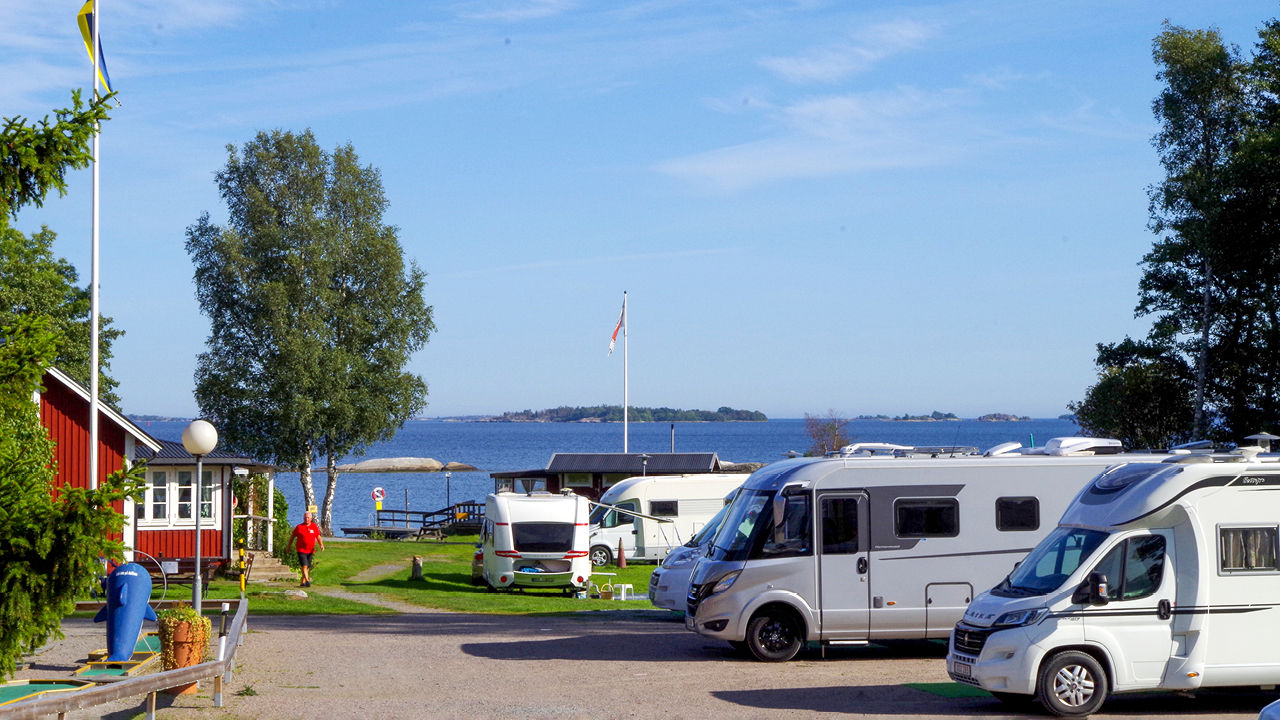Till Caravan Clubs camping på Kapellskär återvänder gästerna år efter år.